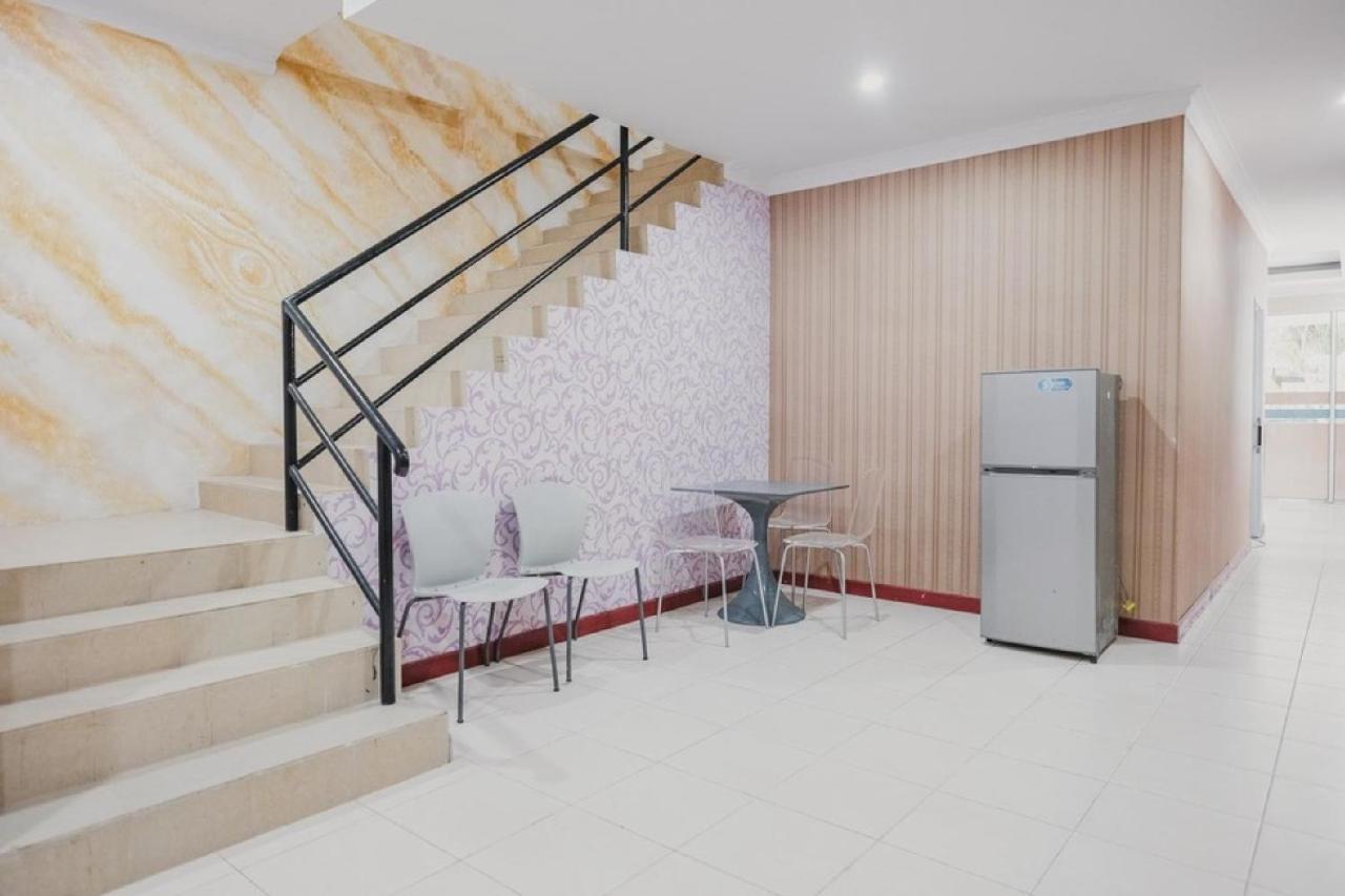 فندق Reddoorz Near Nagoya Hill Batam 4 Jodoh  المظهر الخارجي الصورة