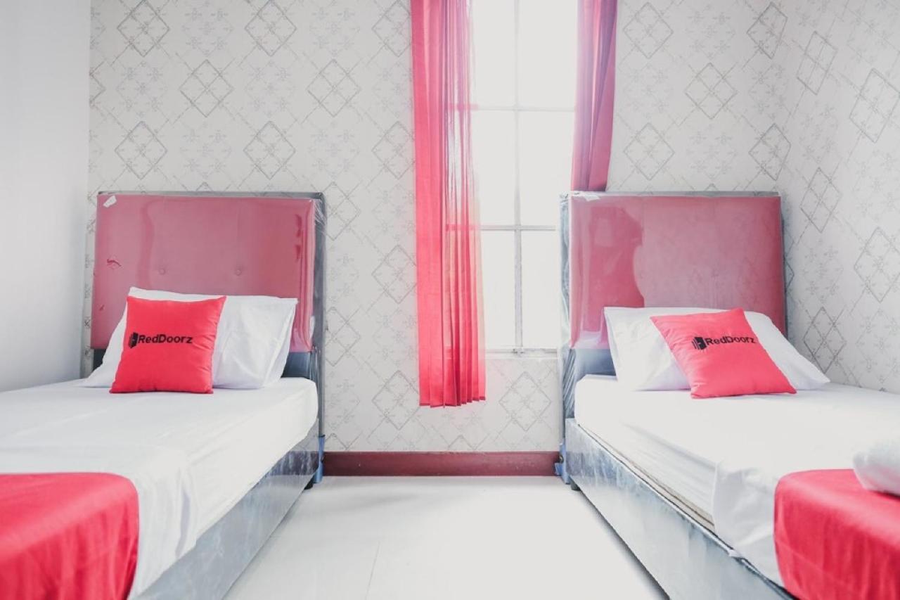 فندق Reddoorz Near Nagoya Hill Batam 4 Jodoh  المظهر الخارجي الصورة