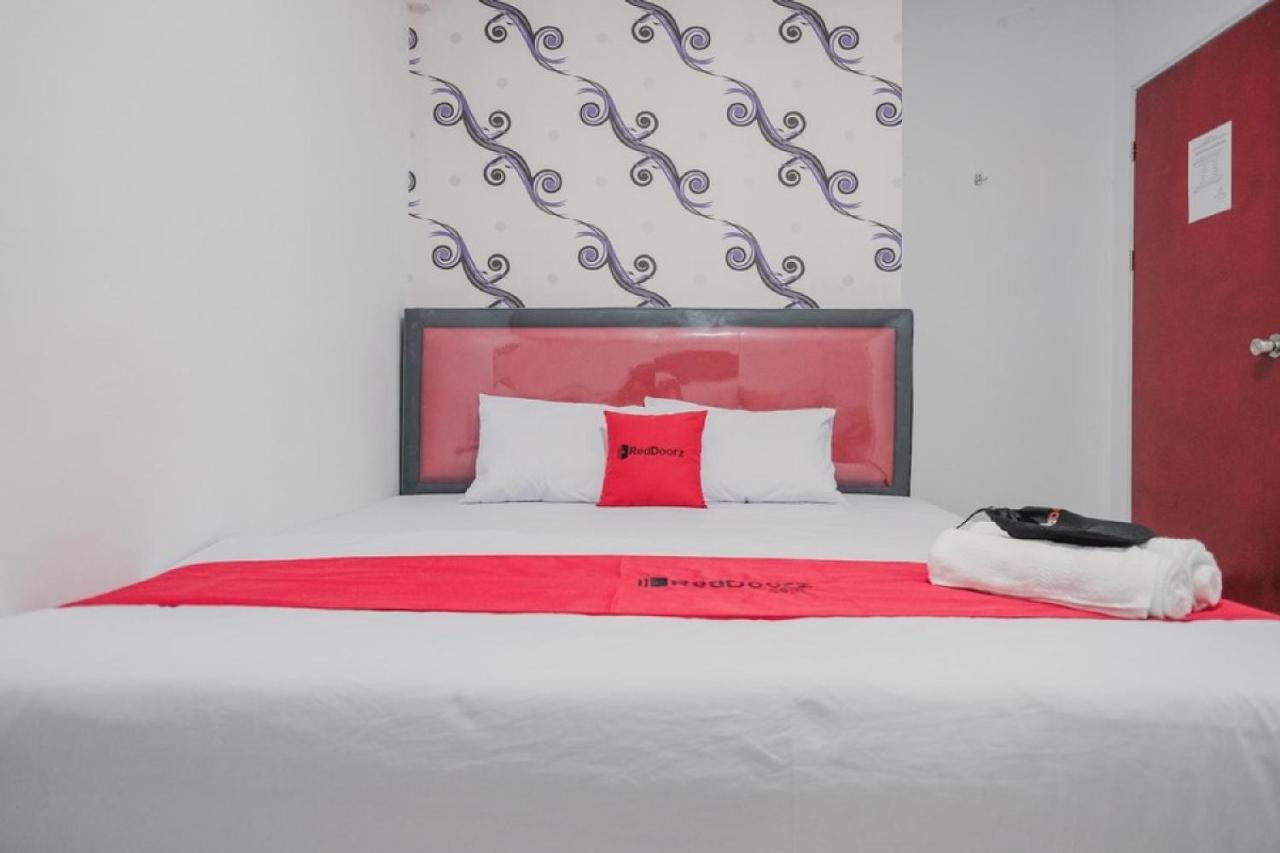 فندق Reddoorz Near Nagoya Hill Batam 4 Jodoh  المظهر الخارجي الصورة