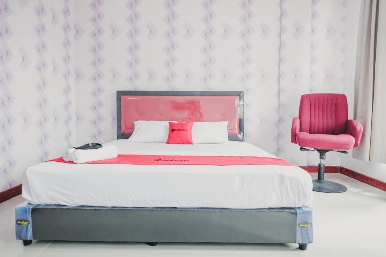 فندق Reddoorz Near Nagoya Hill Batam 4 Jodoh  المظهر الخارجي الصورة