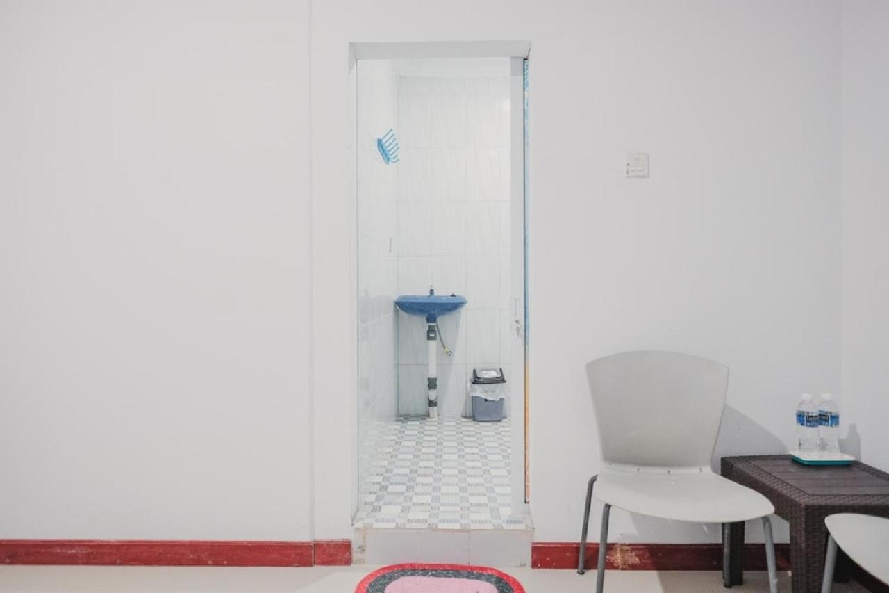 فندق Reddoorz Near Nagoya Hill Batam 4 Jodoh  المظهر الخارجي الصورة
