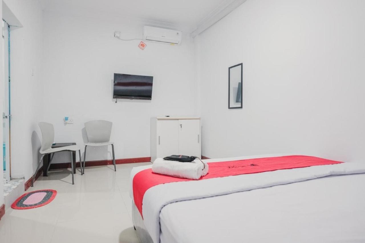 فندق Reddoorz Near Nagoya Hill Batam 4 Jodoh  المظهر الخارجي الصورة