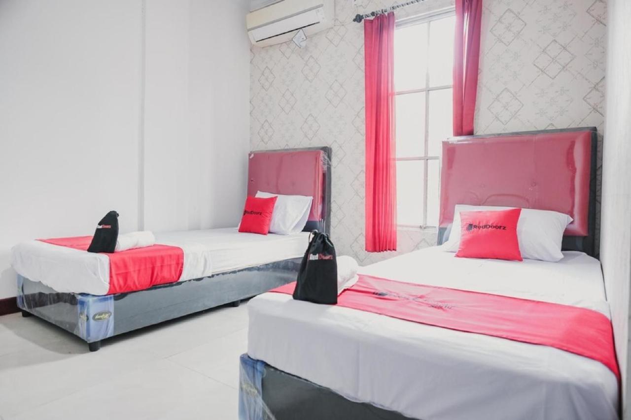 فندق Reddoorz Near Nagoya Hill Batam 4 Jodoh  المظهر الخارجي الصورة